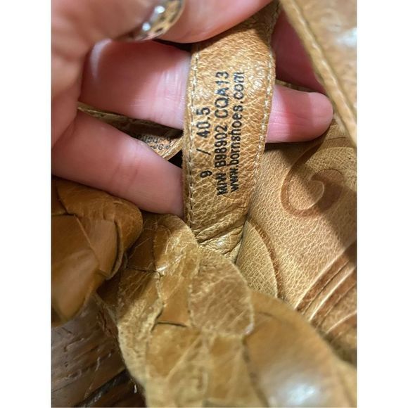 Born Sandal Womens 9 Tan Leather Flip Flop Bohemian Tan born b86802 - Picture 5 of 9